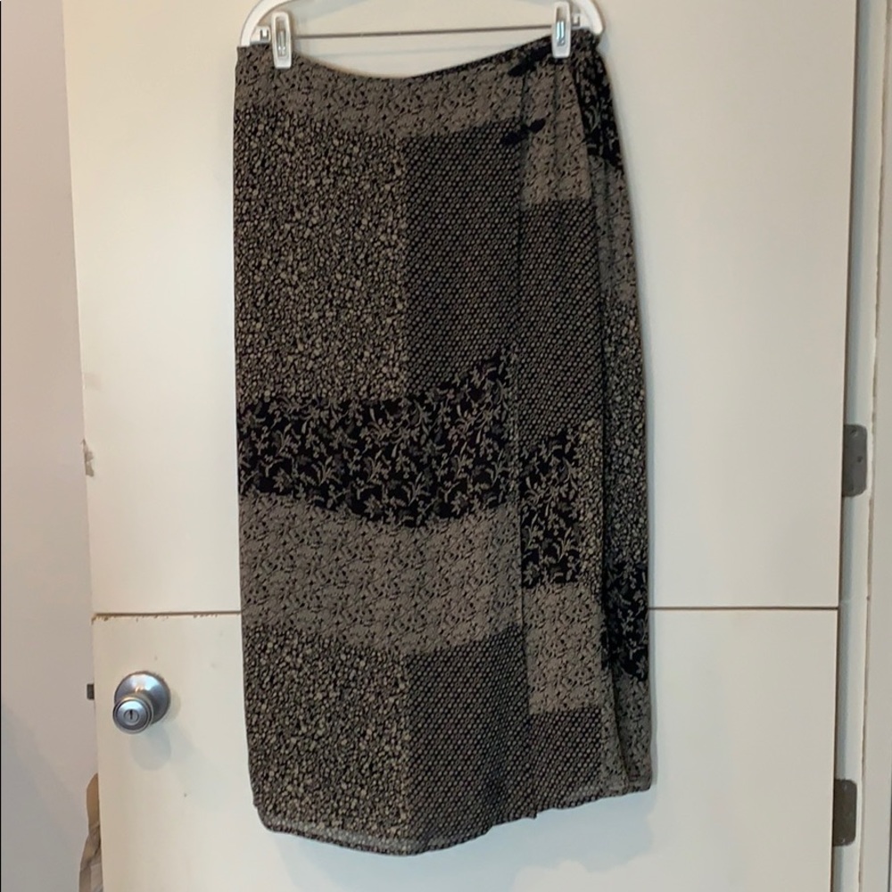Black and tan skirt ankle lenght skirt